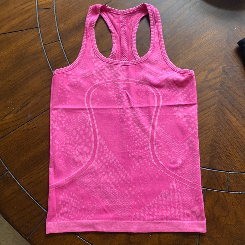 Lululemon top